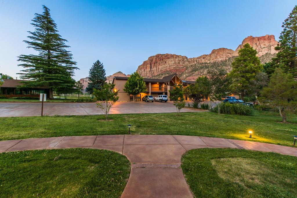 Driftwood Lodge Springdale Bagian luar foto