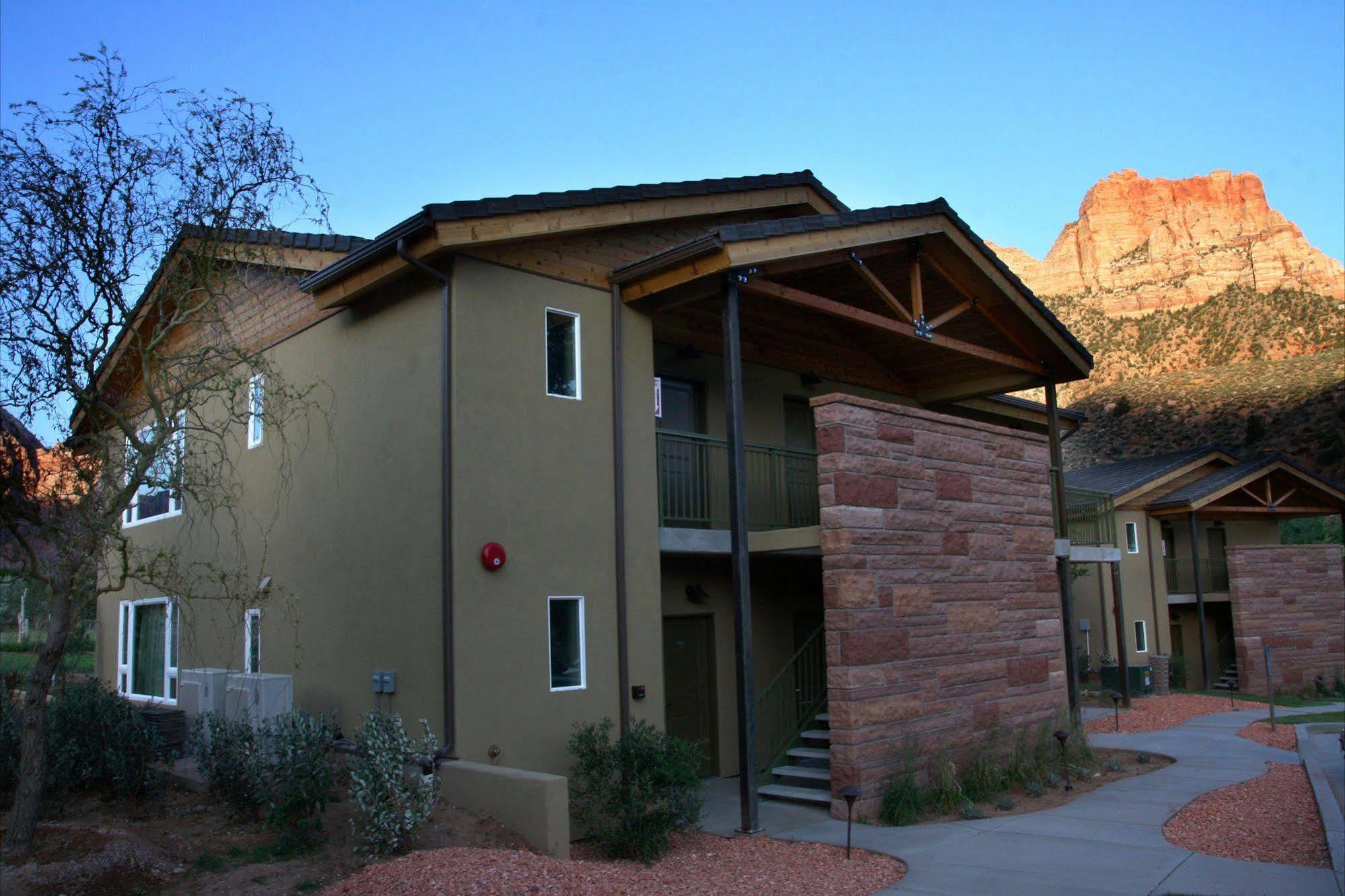 Driftwood Lodge Springdale Bagian luar foto