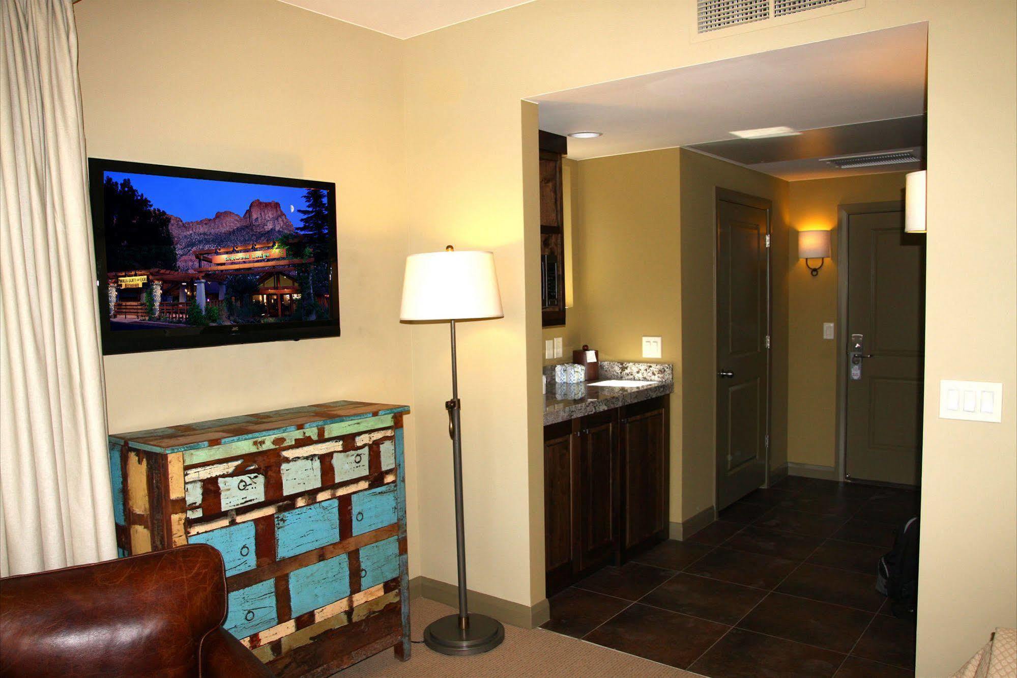Driftwood Lodge Springdale Bagian luar foto