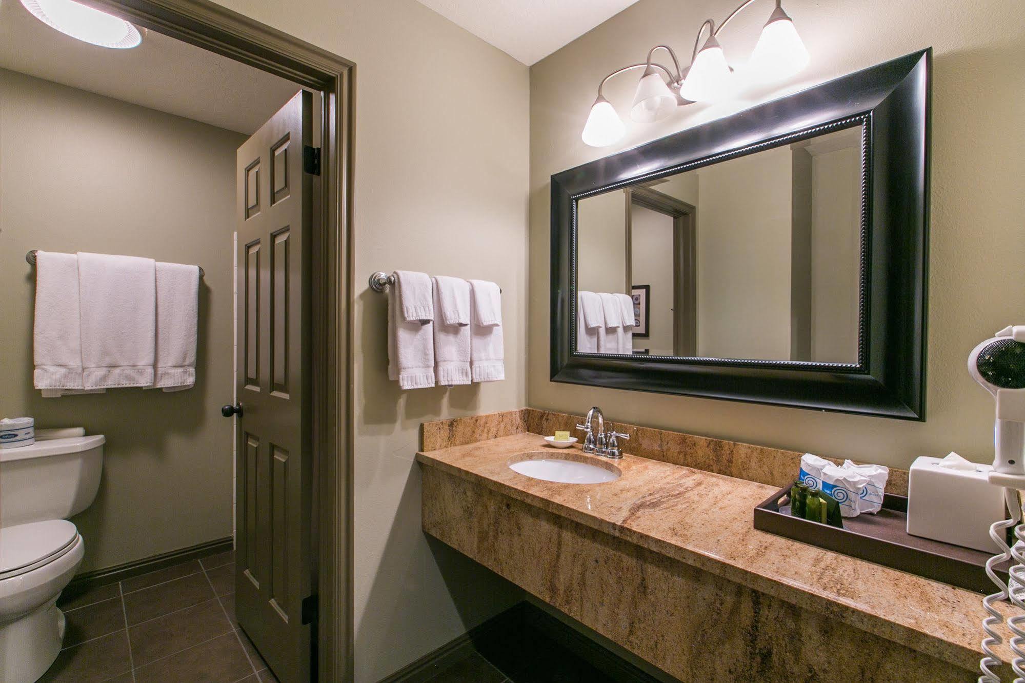 Driftwood Lodge Springdale Bagian luar foto