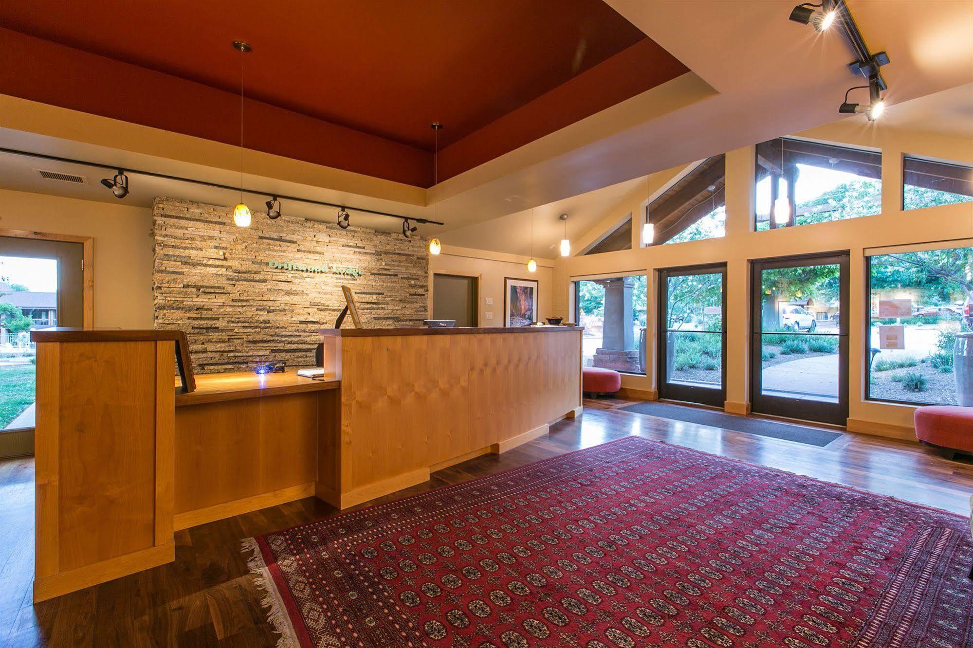 Driftwood Lodge Springdale Bagian luar foto
