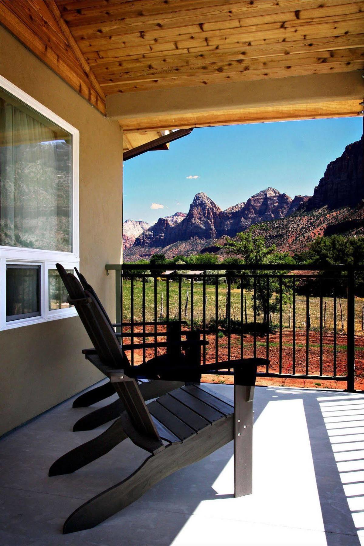 Driftwood Lodge Springdale Bagian luar foto