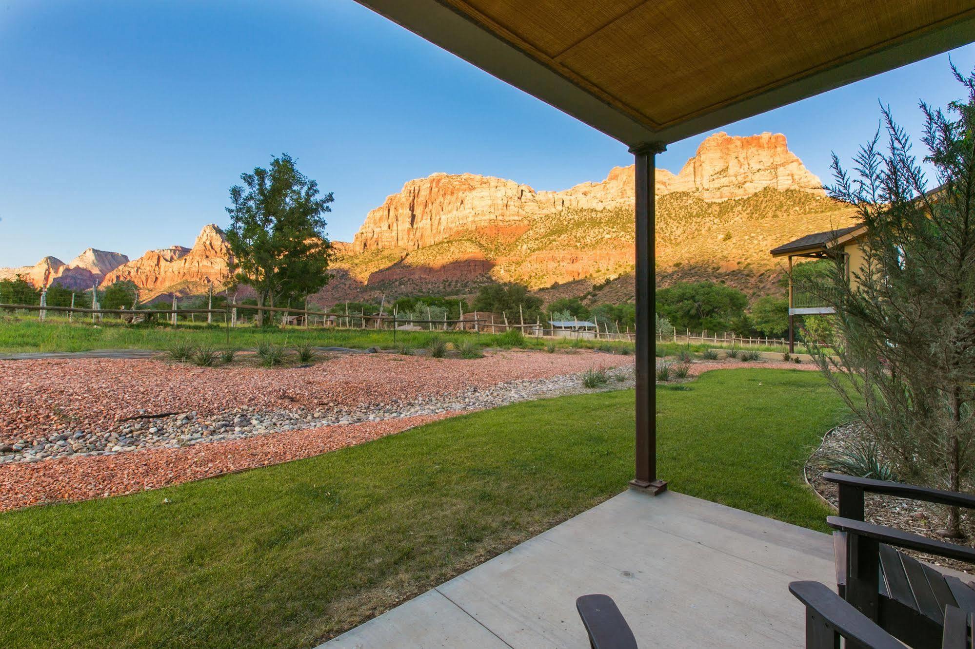 Driftwood Lodge Springdale Bagian luar foto