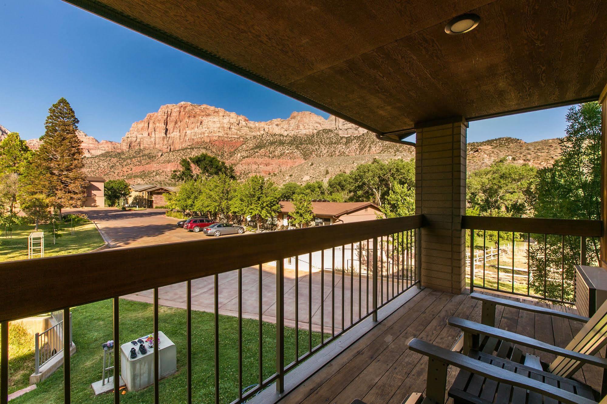Driftwood Lodge Springdale Bagian luar foto
