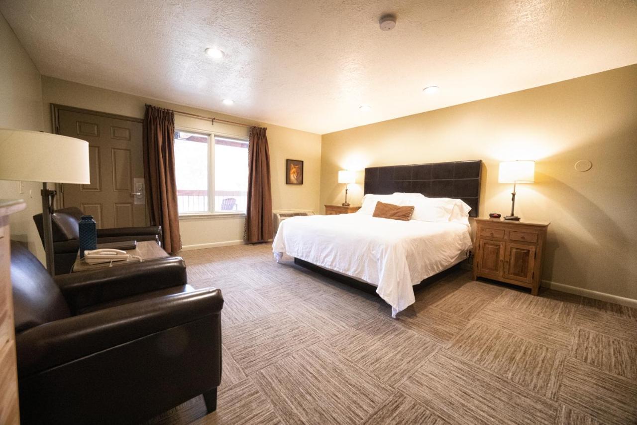 Driftwood Lodge Springdale Bagian luar foto